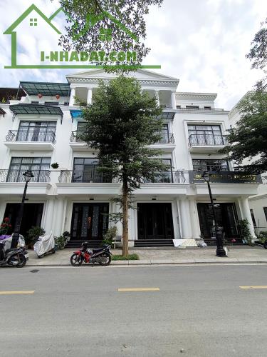 Bán nhà 5 tầng có thang máy full nội thất Vin Marina