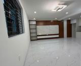 Bán nhà 3 tầng sạch đẹp về ở luôn ngõ 50 chợ Hàng
