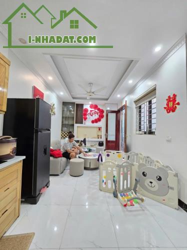 Bán nhà Thạch Bàn,Long Biên 5 tầng,30m,mt3.9m gần oto nhỉnh 6 tỷ - 2