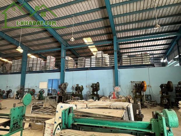 Nhà Xưởng Tiền Chế, 2.800m2 có 2.150m2 đất thổ cư. - 1