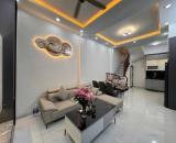 Bán nhà Đường Giải Phóng 40m2, 5 tầng đẹp long lanh tặng full nội thất 9.9 tỷ QH ổn định