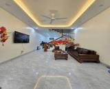 Chính chủ bán nhà phố Hàng Giày, 4 tầng, mặt tiền 10m, 90m2, 32 tỉ, homestay đỉnh