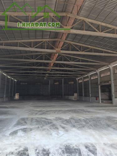 CHO THUÊ 2000M2 KHO MẶT TIỀN ĐƯỜNG CONTAINER 24/24 TÂN NHỰT
