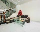 Cho thuê nguyên căn phố Văn Cao, DT: 75m2, 5 p.ngủ khép kín.