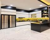 Bán nhà Lý Nam Đế, 130m2, 4 tầng, mặt tiền 6.1m, 68 tỷ, ngõ ô tô vào nhà, kinh doanh