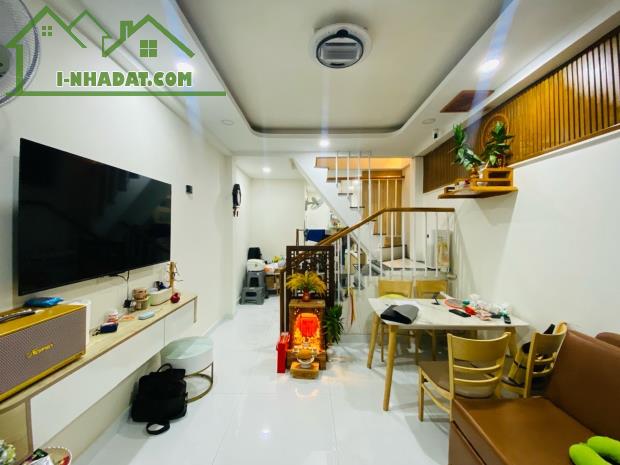 Nhà Xô Viết Nghệ Tĩnh - Bình Thạnh - Hàng Xanh.