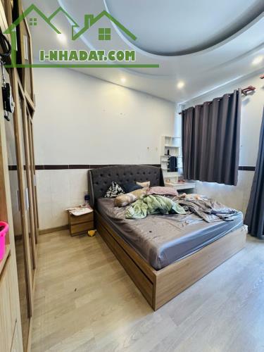 HXH 4m Hồng Bàng Q6 - 49m2 - 5PN 4WC - Hướng Đông - SHR - 9.X TL - 3