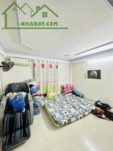 HXH 4m Hồng Bàng Q6 - 49m2 - 5PN 4WC - Hướng Đông - SHR - 9.X TL - 4