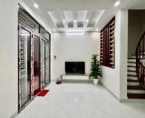 Cho thuê nhà mới đẹp 5 tầng, 40m2, HOÀNG QUỐC VIỆT, Cầu Giấy, gần ô tô