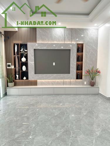 Nhà 4 tầng 1 tum Đồng Thiện - 3 mặt thoáng - Vài bước tới Aeon Mall - Giá chỉ 3,95 tỷ
