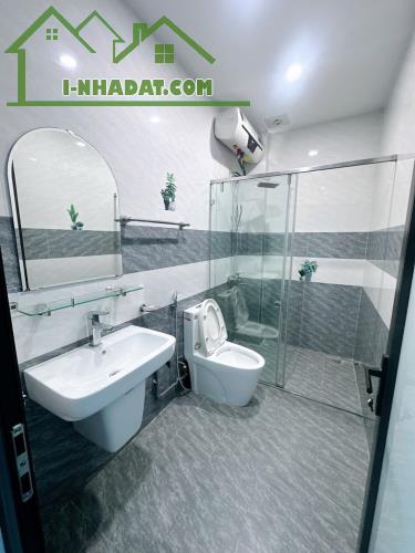 Nhà 4 tầng 1 tum Đồng Thiện - 3 mặt thoáng - Vài bước tới Aeon Mall - Giá chỉ 3,95 tỷ - 4